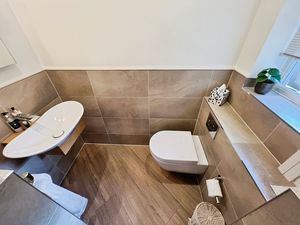 Guest wc- click for photo gallery